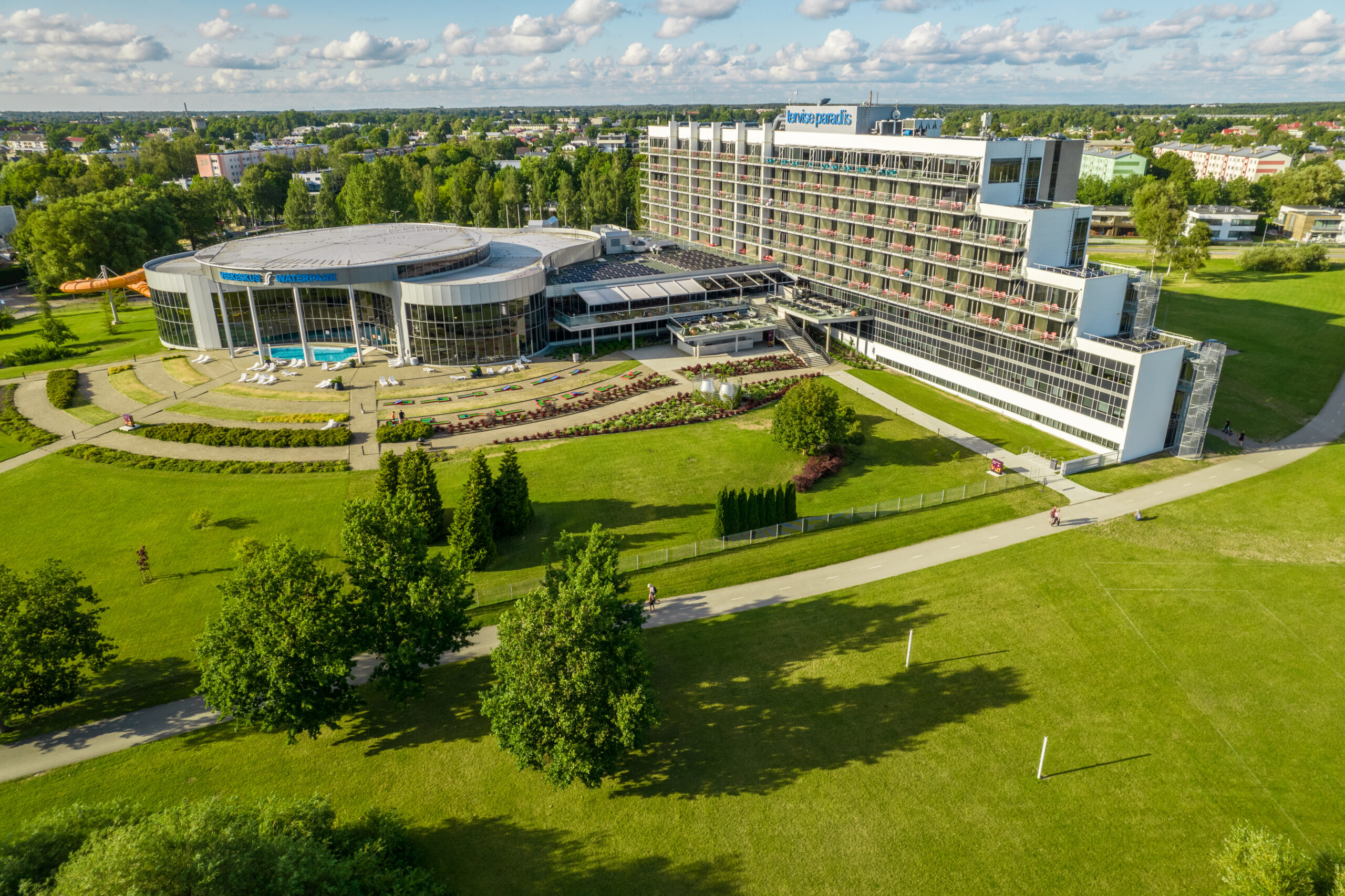 Parima lõõgastava puhkuse veetmiseks ootab Teid Pärnu mererannal asuv 4-tärni hotell.